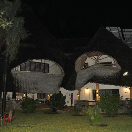 Amani Paradise - Luxury Villas Praia de Diani Exterior foto