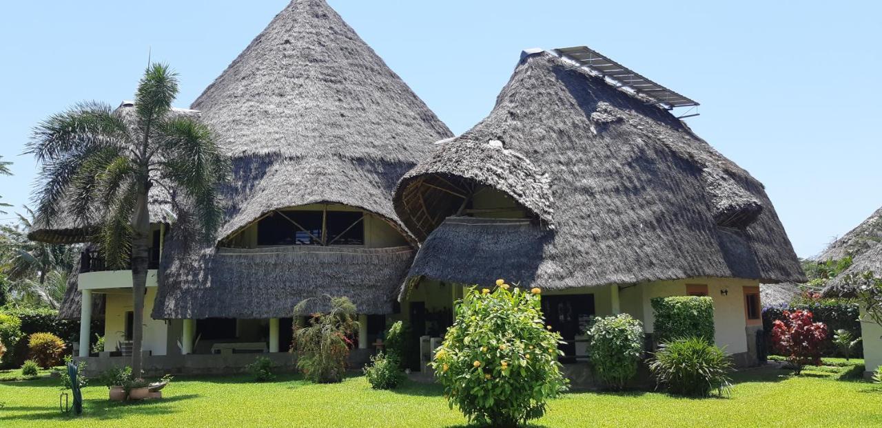 Amani Paradise - Luxury Villas Praia de Diani Exterior foto