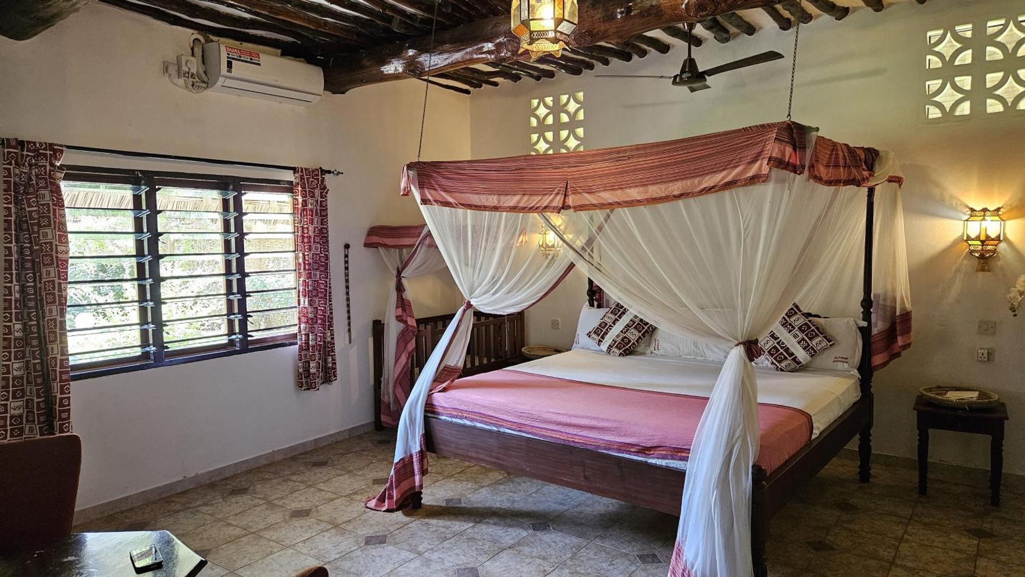Amani Paradise - Luxury Villas Praia de Diani Exterior foto