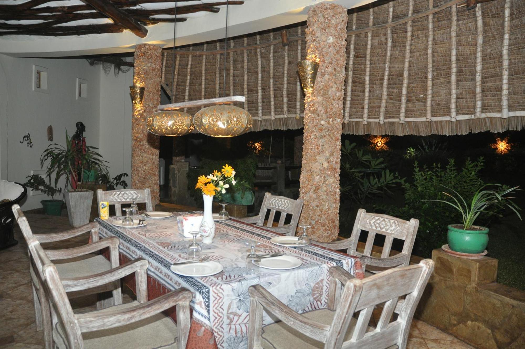 Amani Paradise - Luxury Villas Praia de Diani Exterior foto